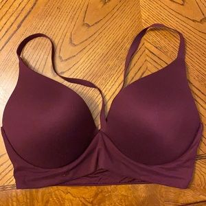 Victoria’s Secret lightly lined bra